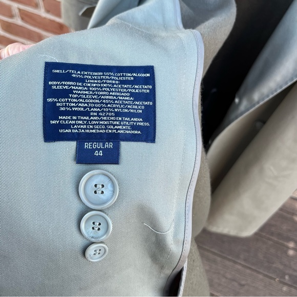 Men’s vintage khaki tan trenchcoat with winter zip out lining. size 44 regular - Picture 9 of 16